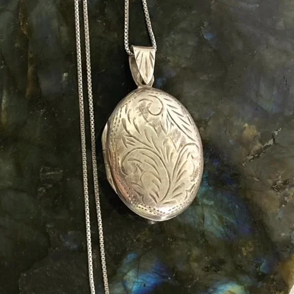 VTG Sterling Silver 925 Oval Etched Photo Locket Pendant Necklace 18" Box Chain - Picture 3 of 16
